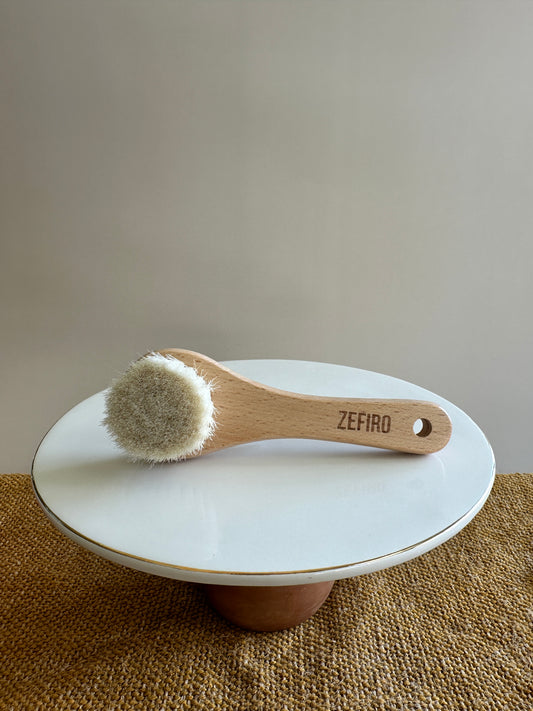 Facial Dry Brush